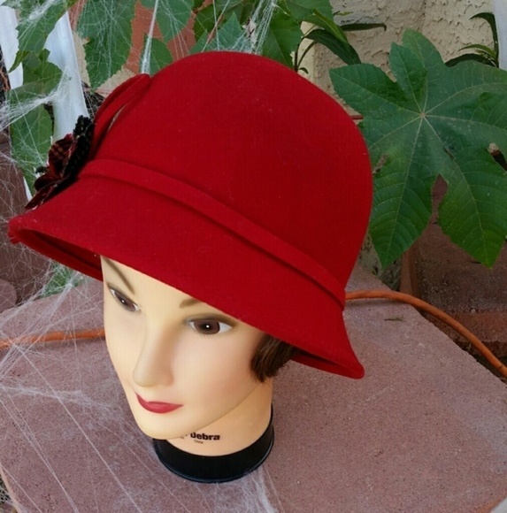 The Perfect Winter Hat‎ for the holidays - Picture 2 of 2